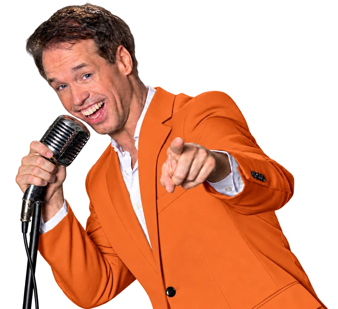 Dave van de Dam in een oranje pak